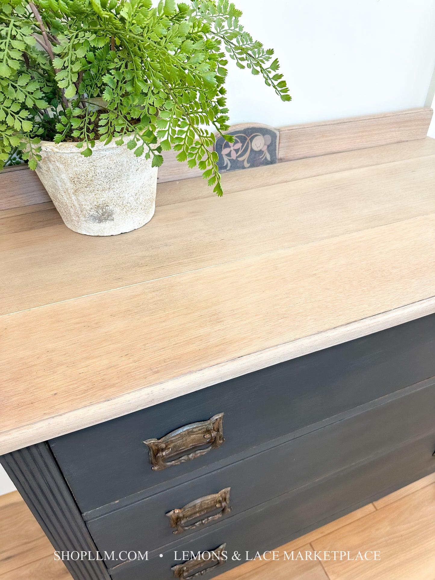 Graphite/Paris Grey Chest of Drawers
