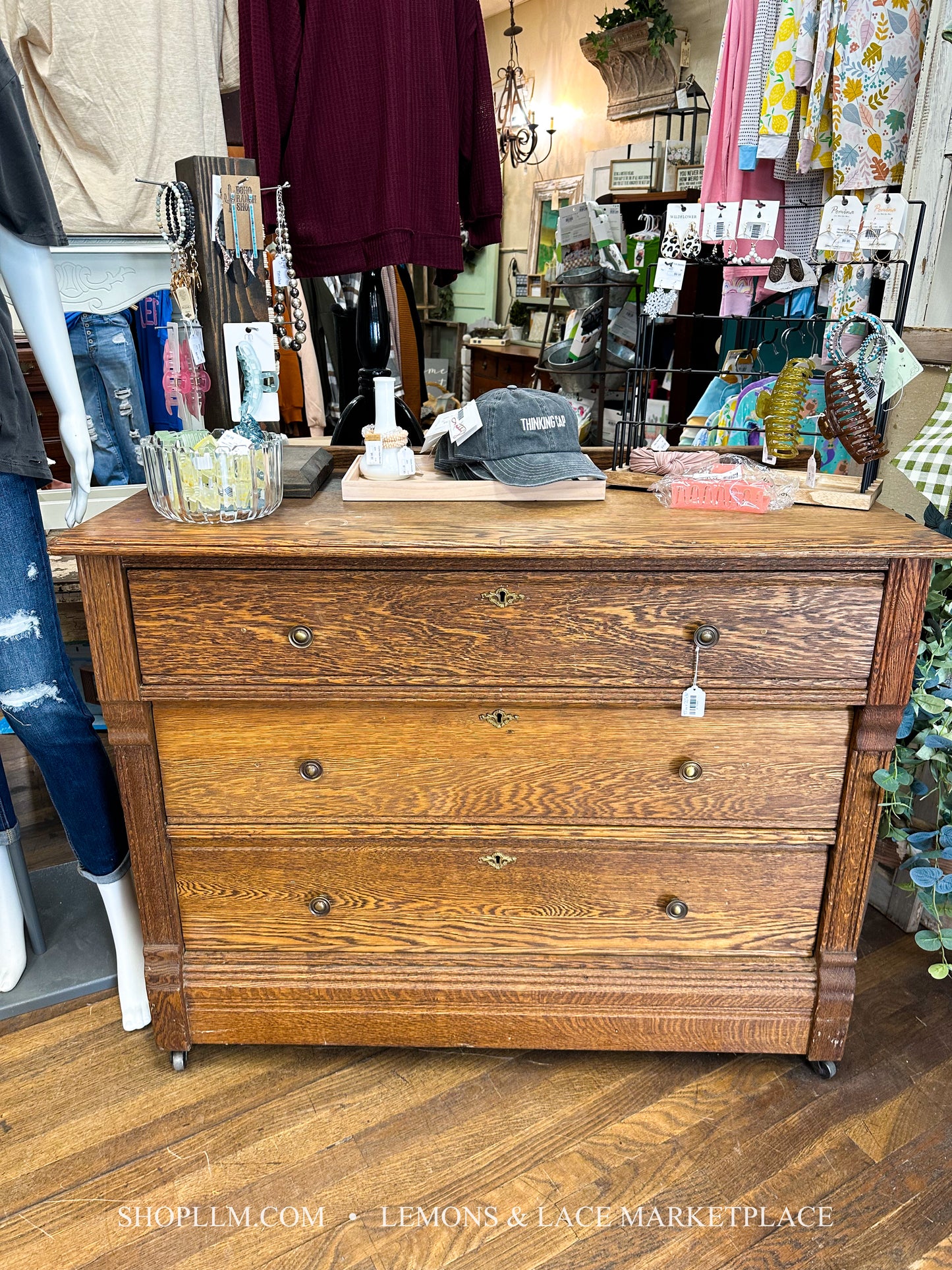 Oak Chest of Drawers