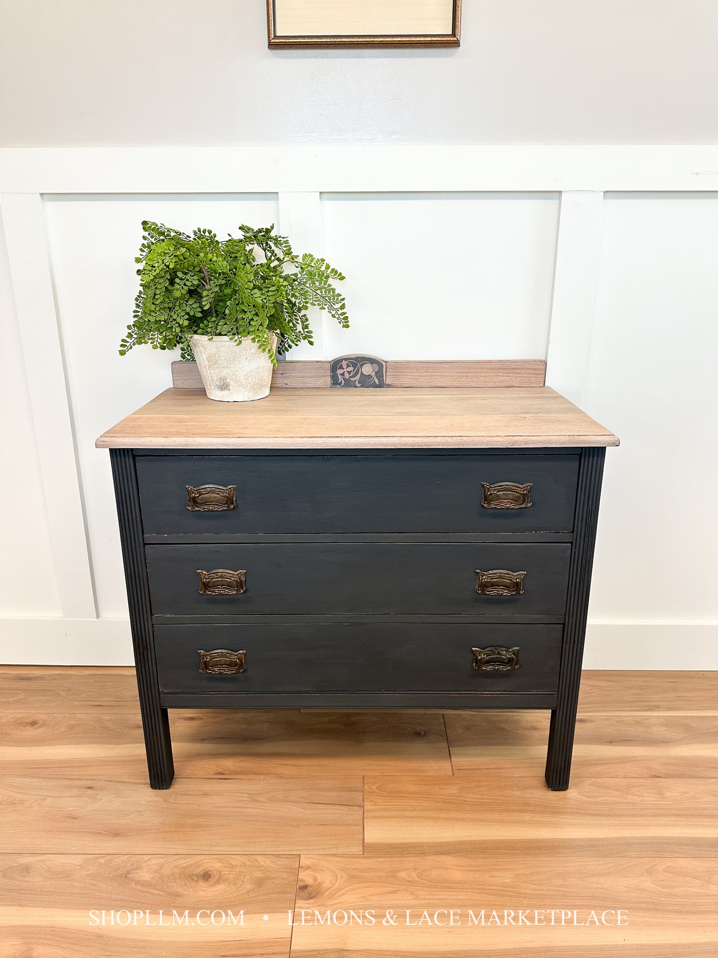 Graphite/Paris Grey Chest of Drawers